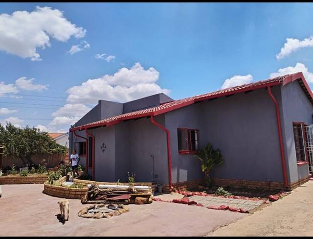 4 BEDROOM HOUSE FOR SALE IN MID ENNERDALE